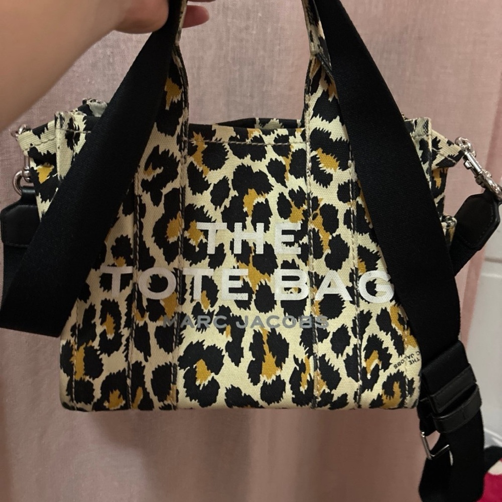 Marc Jacobs the tote bag leopard